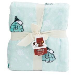 Berkshire Blanket Peanuts Soft Plush Full/Queen Blanket